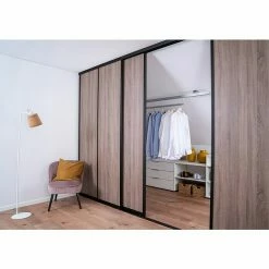 BAUHAUS Room Plaza Easy Schiebetür-Bau-Set Eiche Geplankt/Eiche Trüffel, Profilfarbe: Schwarz -Schränke Möbel Mall 12 186